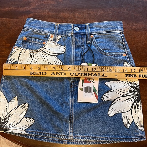 COPY - Levi’s X Farm Rio NWT 26 jean skirt-LAST ONE - Picture 15 of 15
